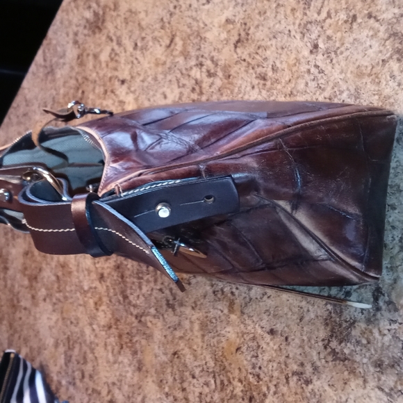 DOONEY&BOURKE PURSE - Picture 4 of 12